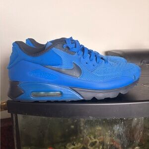 Nike Mens 10.5 Air Max Blue and Black Sneakers